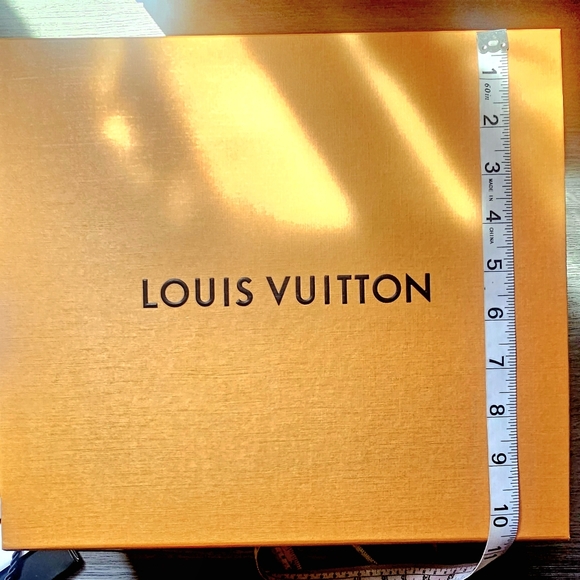 Louis Viutton Gift Box - Picture 3 of 7